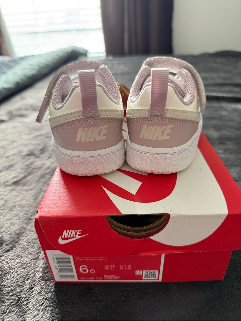 New in box Nike Kids purple and White low court borough recraft sneakers - Picture 5 of 8